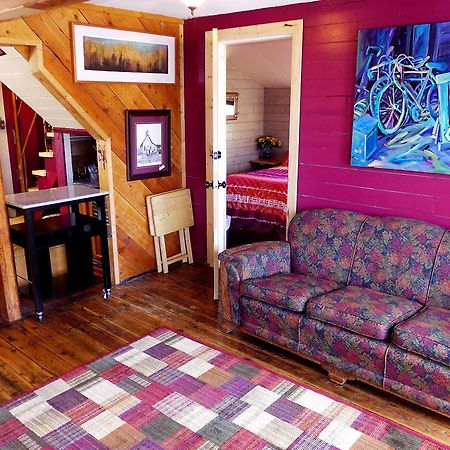 Hotel Mountain Thyme Getaway à Barkerville Extérieur photo