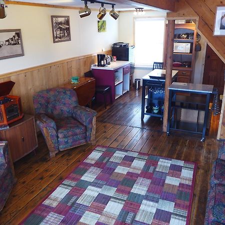 Hotel Mountain Thyme Getaway à Barkerville Extérieur photo